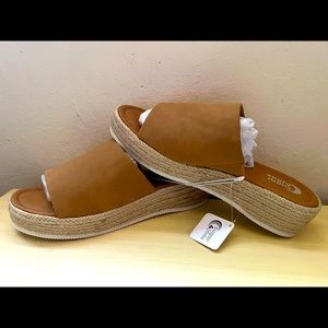 Sugar and jade sandals